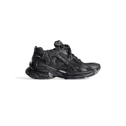 Men's Runner Sneaker in Black